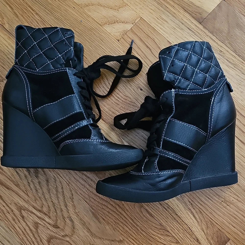 Chloé Black Quilted Leather High Top Wedge Sneakers Size 39 (approx US 8.5–9)